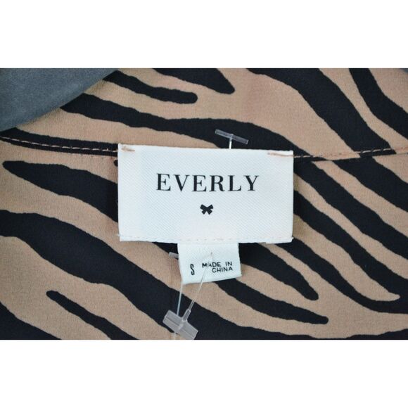 Everly Women's Small Tan Black Zebra Print Lightweight Long Sleeve Blouse - Picture 4 of 11